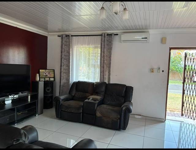 3 BEDROOM PROPERTY TO RENT IN BIRDSWOOD
